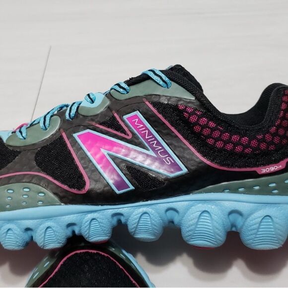 𝅺NEW Balance Minimus Running Shoes - Picture 9 of 13